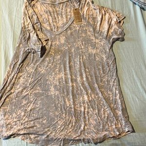 BRAND NEW American Eagle V neck T Shirt size LARGE